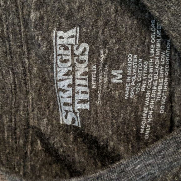 Men's stranger things t-shirt - Picture 2 of 2